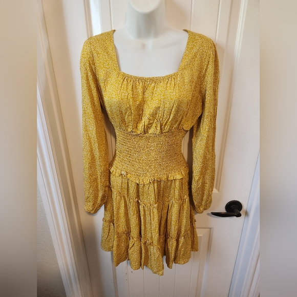 R.Vivimos Autumn Long Bell Sleeve Scoop Neck Smock Polka-dot Tiered Dress NWT - Picture 2 of 7